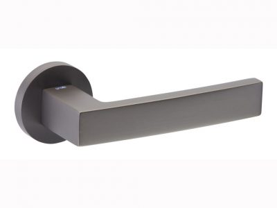 Groel Angolo Lever Handle On Round Rose