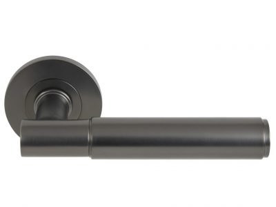 Windsor Brass Nido Linear Lever Handle On Round Rose