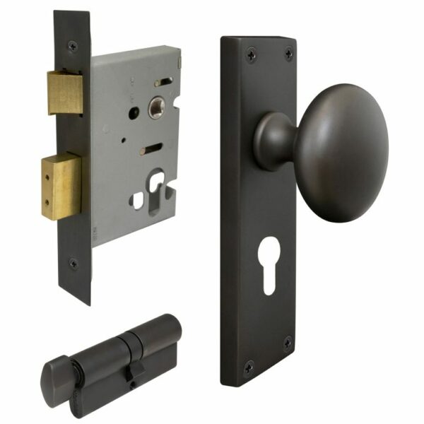 Windsor Sutton Knobs On Rectangle Plate With Euro Lock