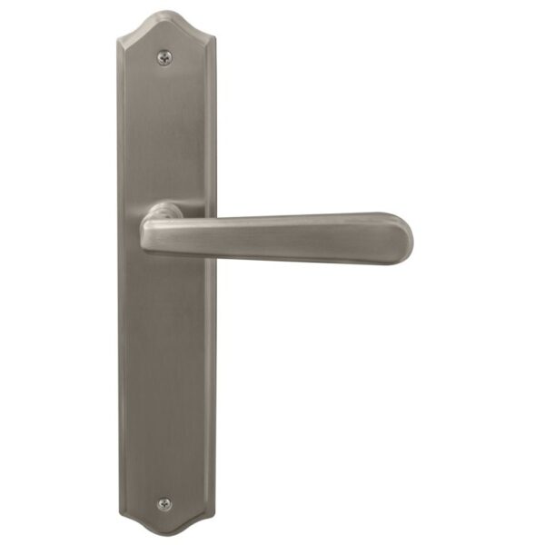8234 BN Windsor Villa Traditional Lever On Plain Plate