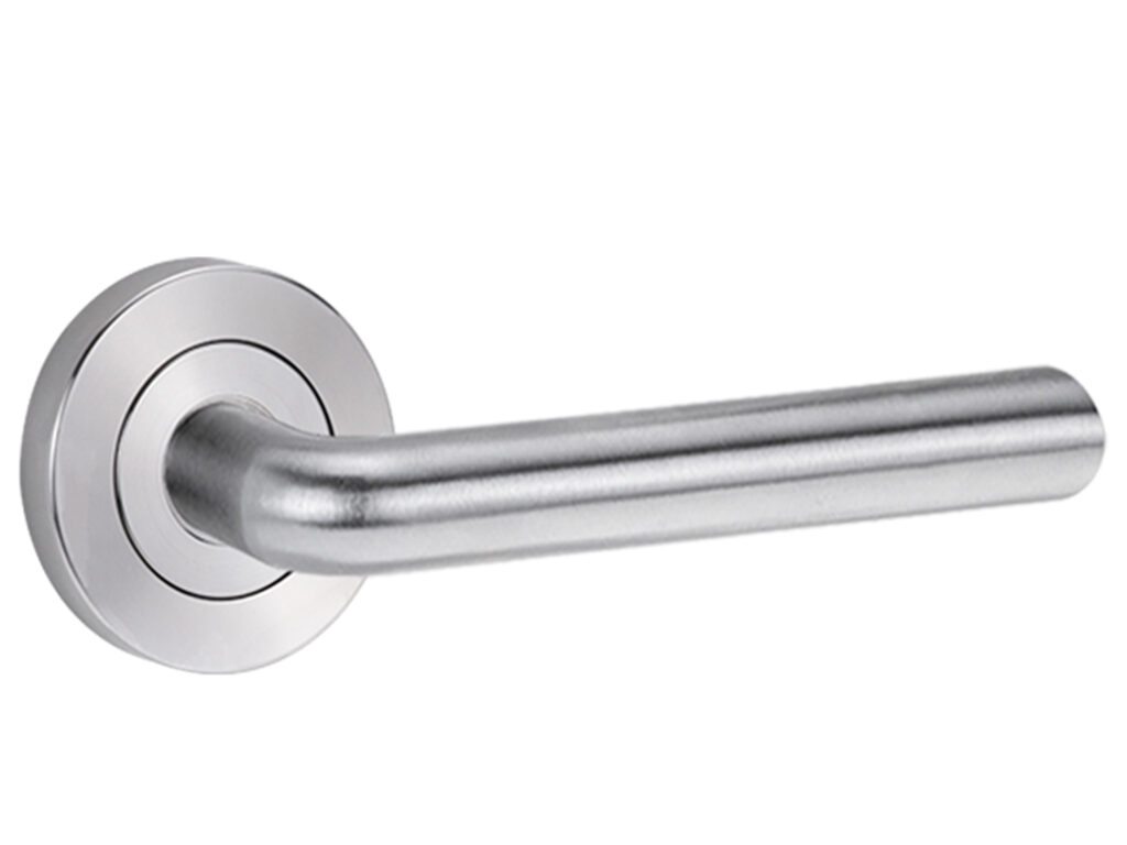 Lockwood 1220/1221/104 Lever Handles On Round Rose | Interior Effects