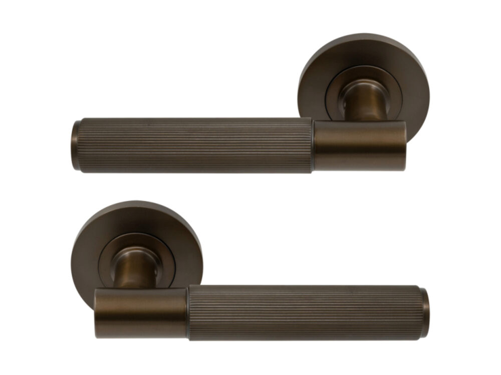 Windsor Brass Nido Verge Levers On Round Rose Linear Knurl