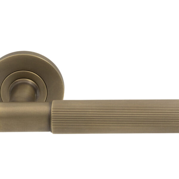 Nido Verge Linear Knurl Levers On Round Rose