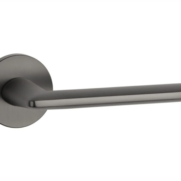 Stile Ava Levers On 7mm Round Rose